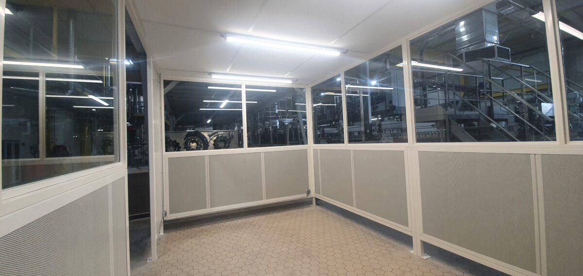 zone de confort acoustique en atelier pour les opérateurs.